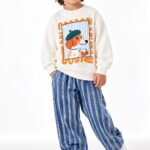 Şık baskılı sweatshirt + çizgili pantolon